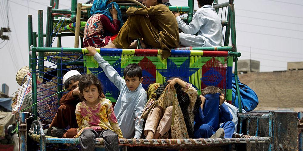 [COM] Reasons for and against urban migration