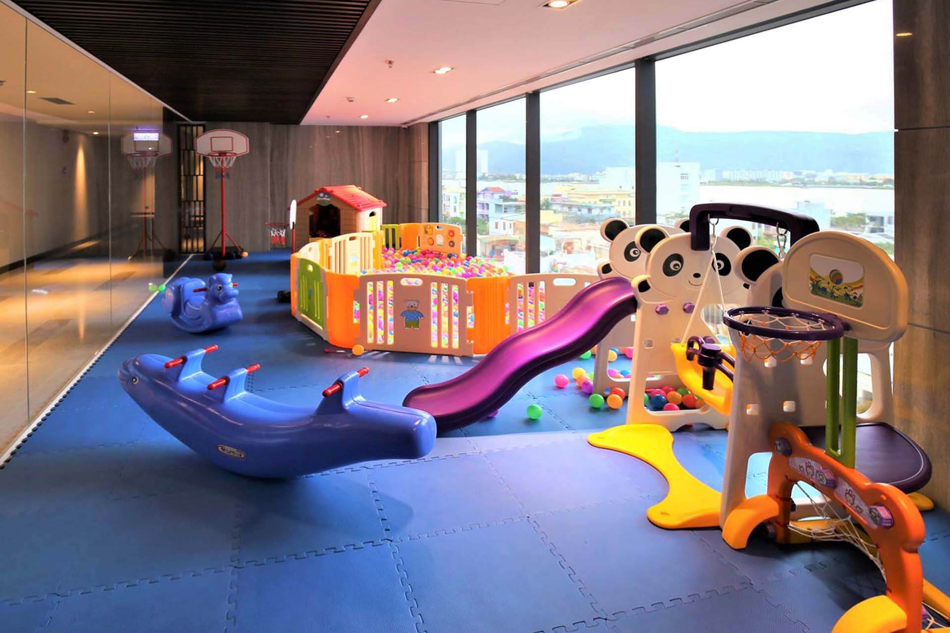 [COM] Children's club