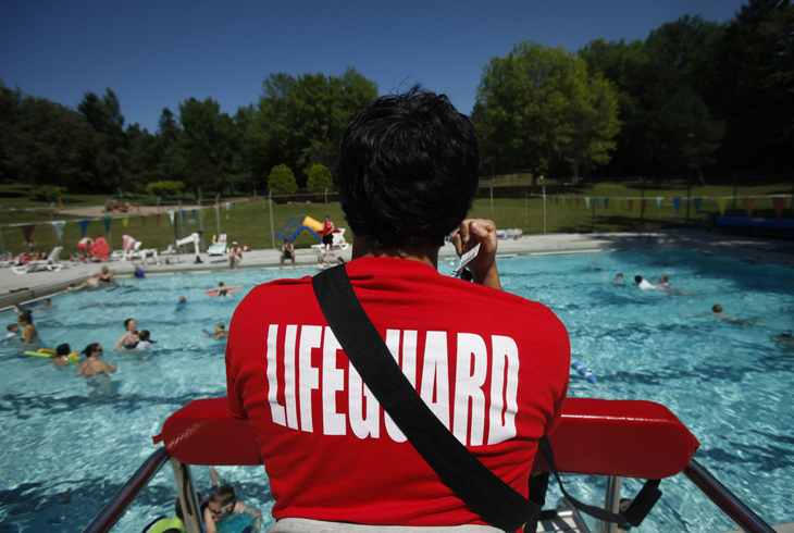 [COM] Fearnley Sports Center   Lifeguard Application Form