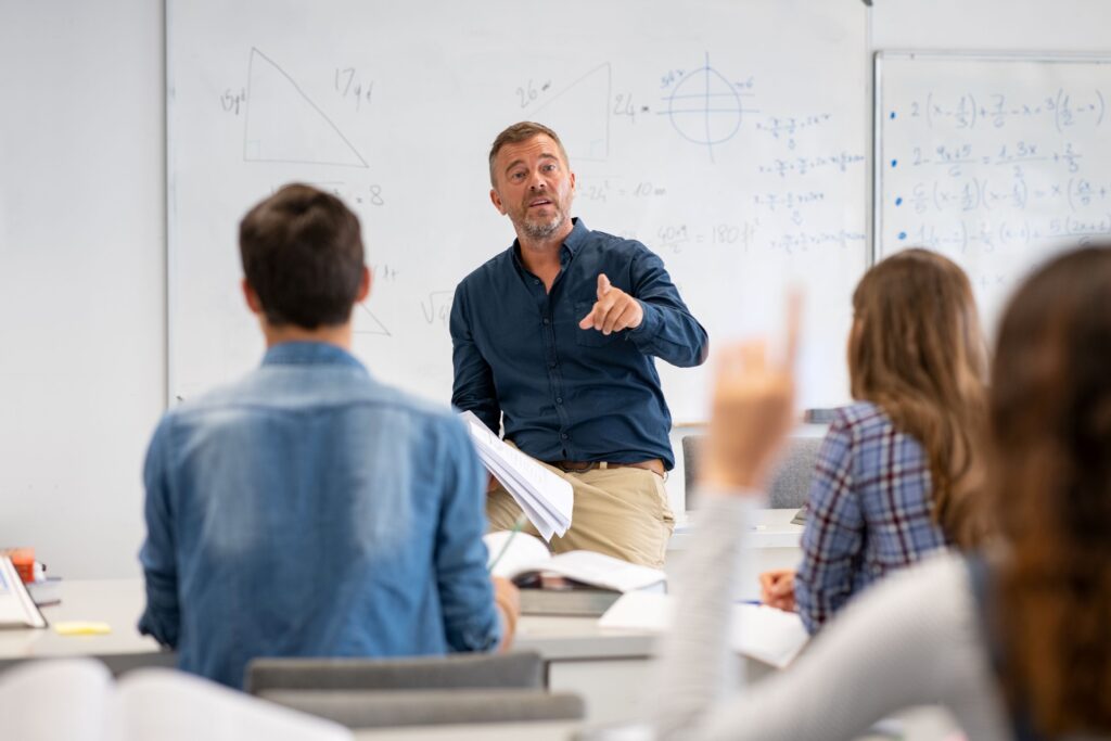 [COM] Research into the effects of different teaching styles