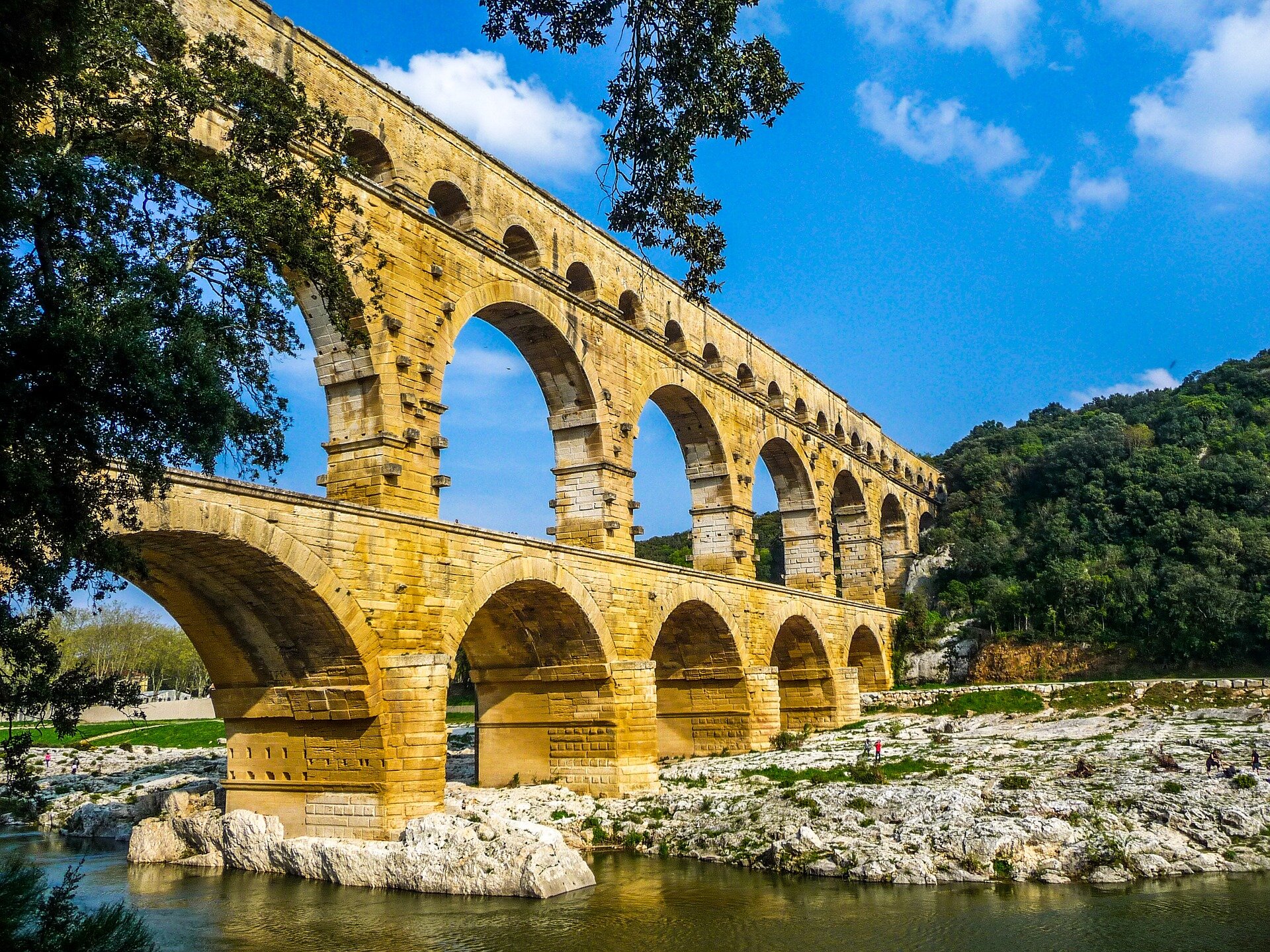 [COM] A river reveals its Roman past